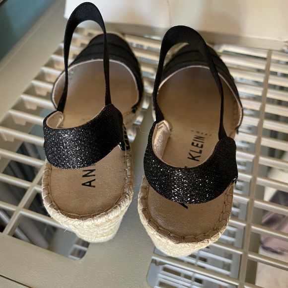 Anne Klein Black Sandals - Picture 4 of 7